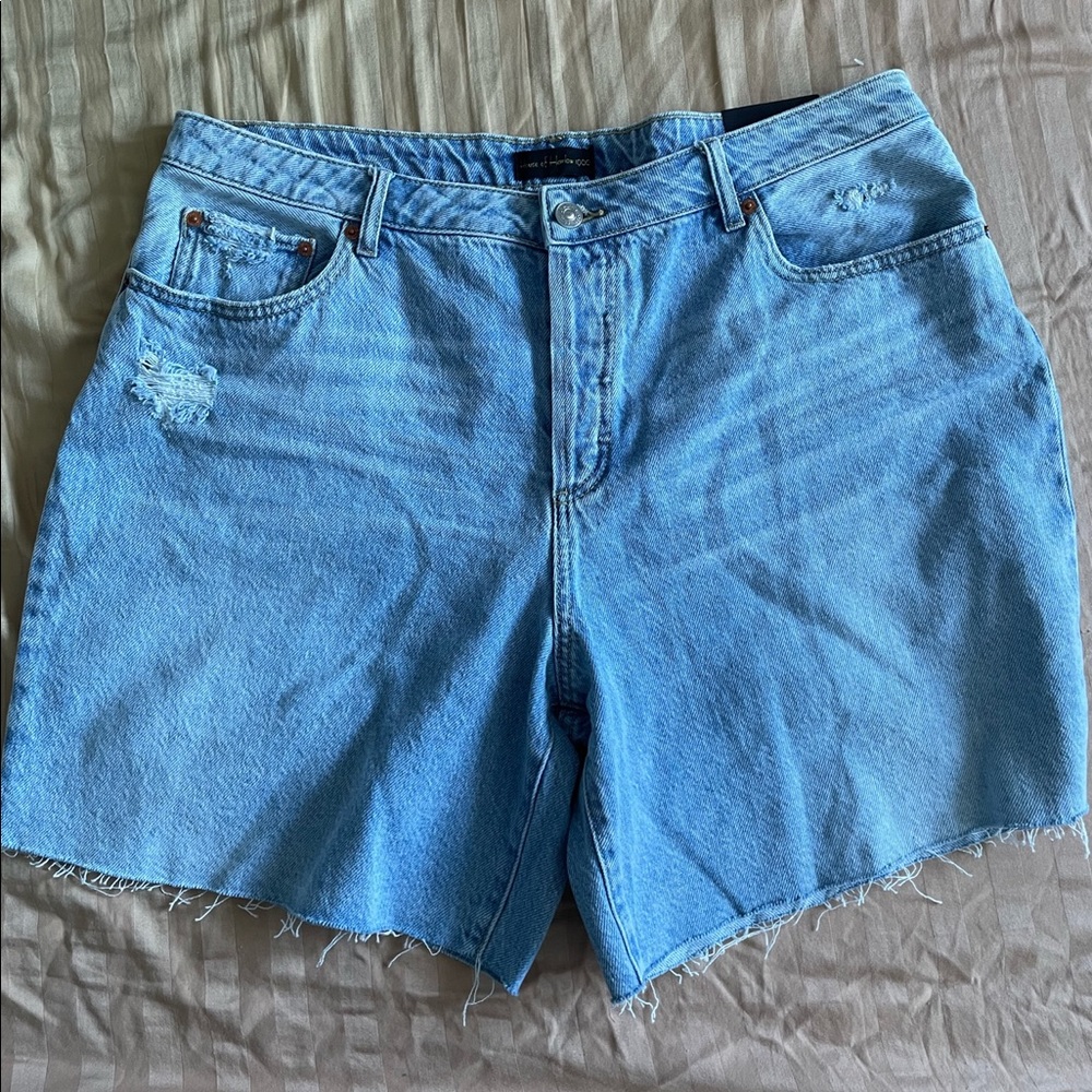 NWT House Of Harlow 1960 High Rise Mom Bermuda Jean Shorts Size 32